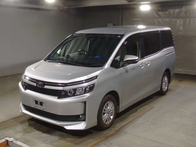 TOYOTA VOXY 2016