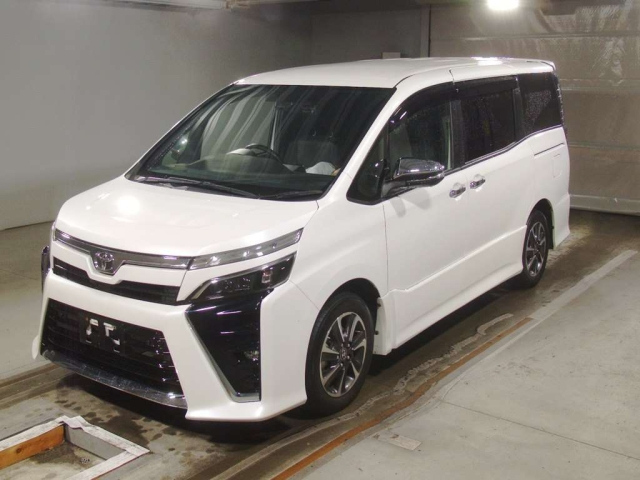 TOYOTA VOXY 2020