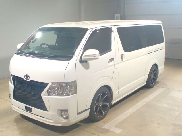 TOYOTA HIACE VAN 2016
