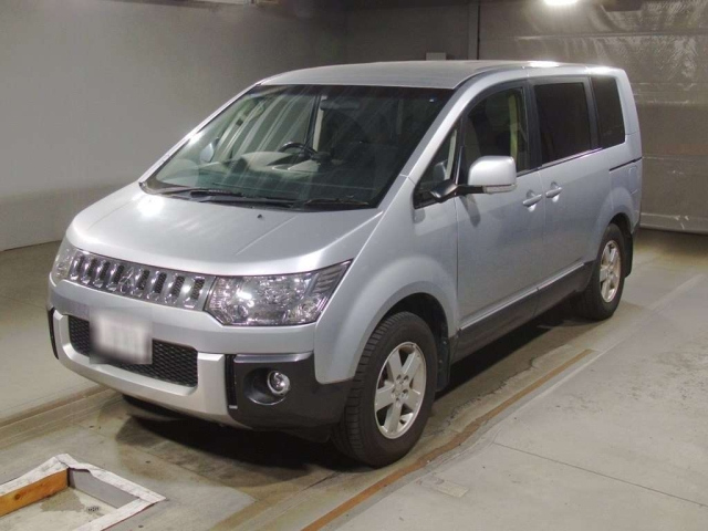 MITSUBISHI DELICA D5 2015