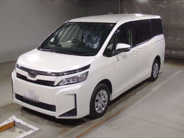 TOYOTA VOXY 2018