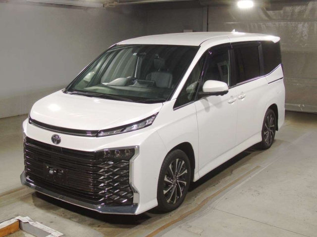 TOYOTA VOXY 2022