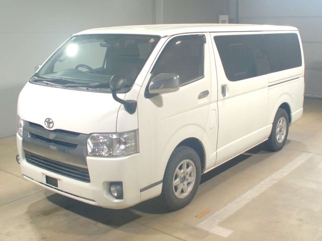 TOYOTA HIACE VAN 2017