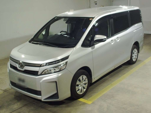 TOYOTA VOXY 2020