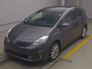 TOYOTA PRIUS ALPHA 2011