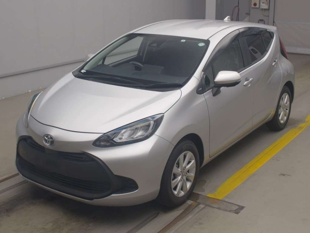 TOYOTA AQUA 2022