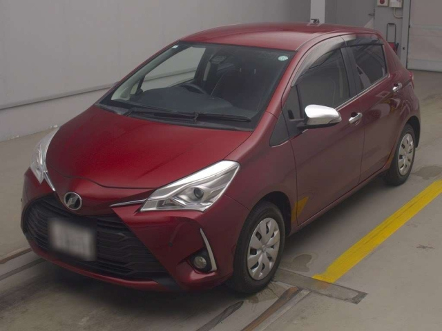 TOYOTA VITZ 2017