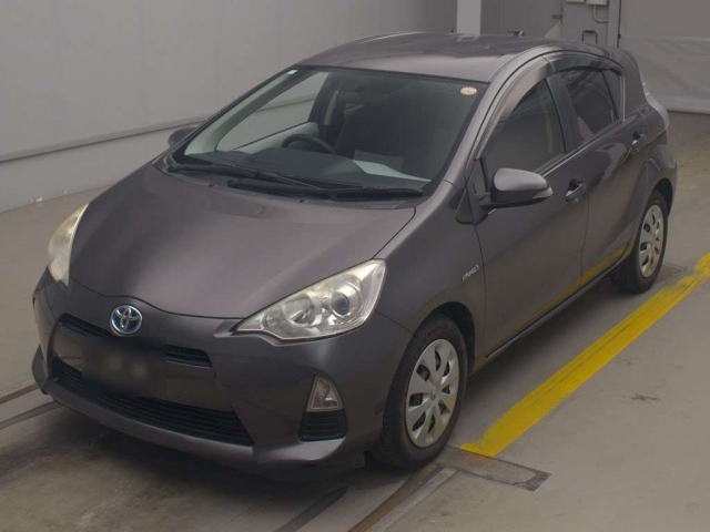 TOYOTA AQUA 2013
