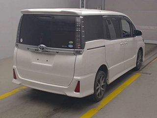 TOYOTA VOXY 2014