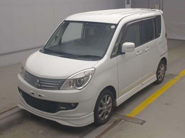 MITSUBISHI DELICA D2 2012