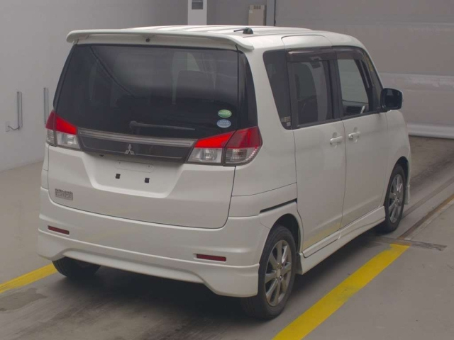 MITSUBISHI DELICA D2 2012
