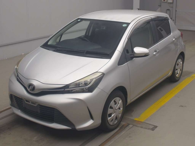 TOYOTA VITZ 2016