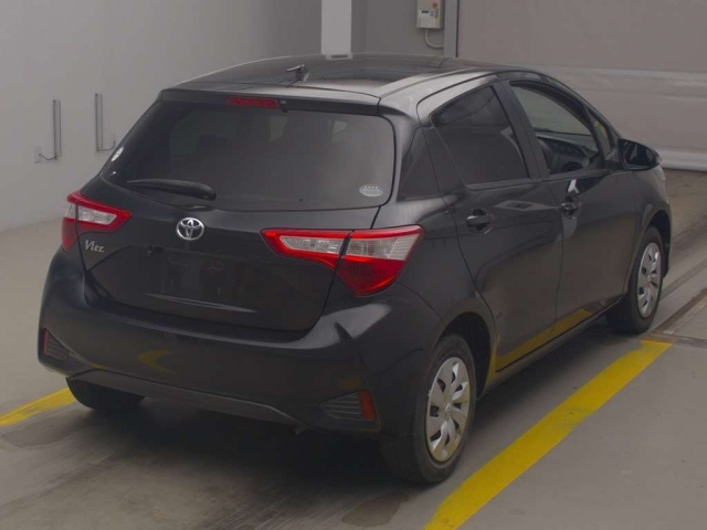 TOYOTA VITZ 2018