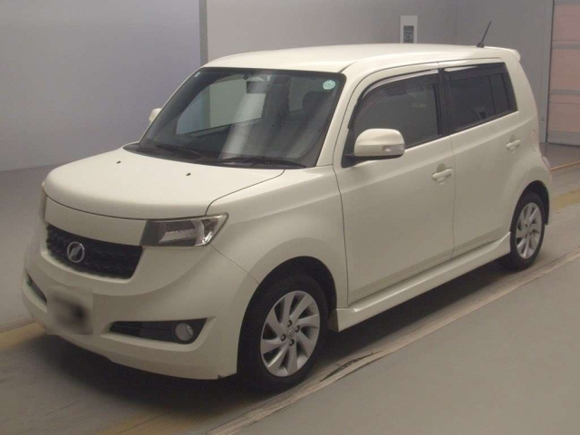 TOYOTA BB 2011