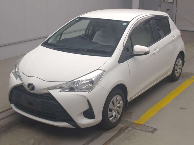 TOYOTA VITZ 2018