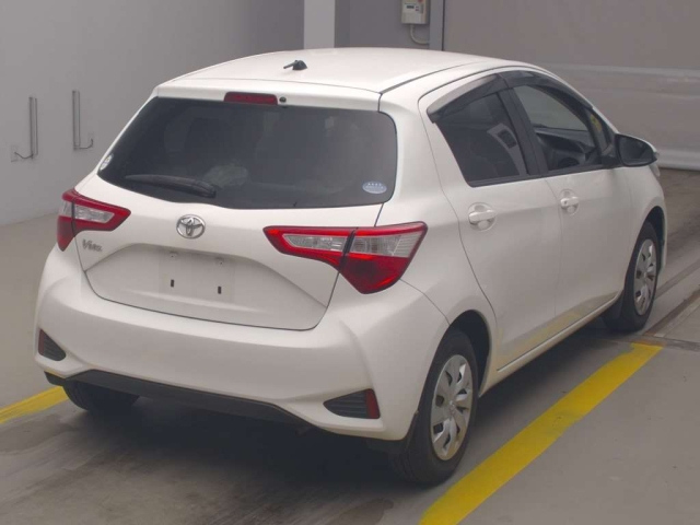 TOYOTA VITZ 2018