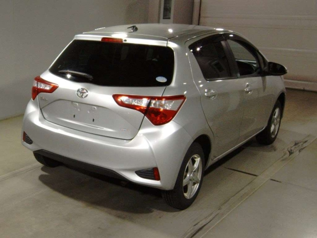 TOYOTA VITZ 2018