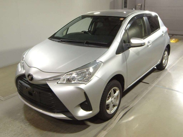 TOYOTA VITZ 2018