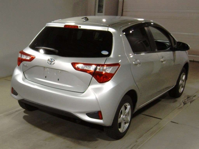 TOYOTA VITZ 2018