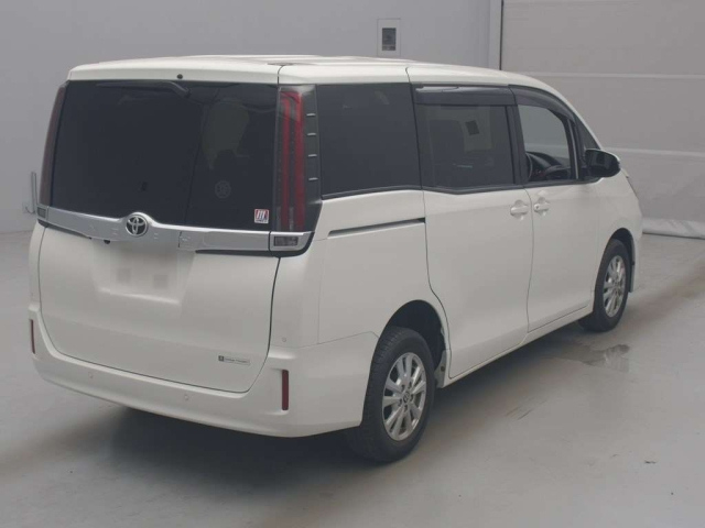 TOYOTA NOAH 2020