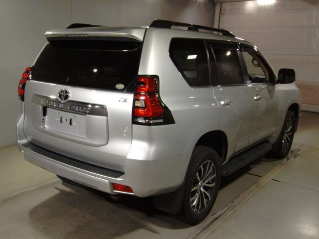 TOYOTA LAND CRUISER PRADO 2019