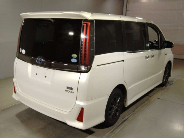 TOYOTA NOAH 2018