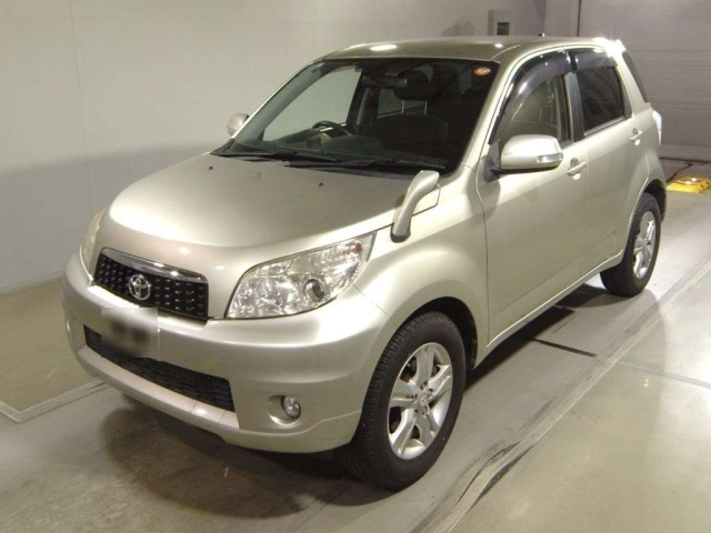 TOYOTA RUSH 2015