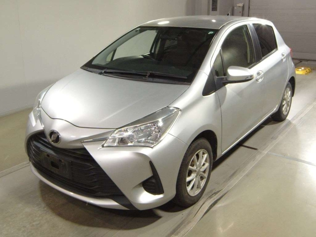 TOYOTA VITZ 2018