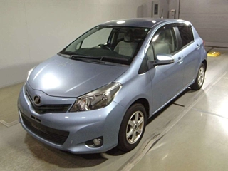 TOYOTA VITZ 2011