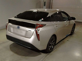 TOYOTA PRIUS 2016