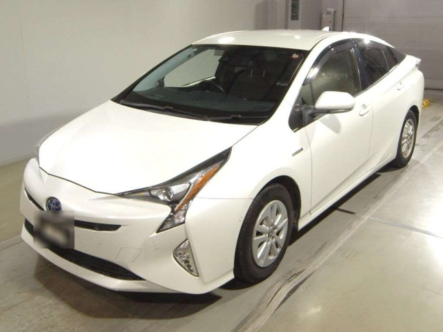 TOYOTA PRIUS 2016