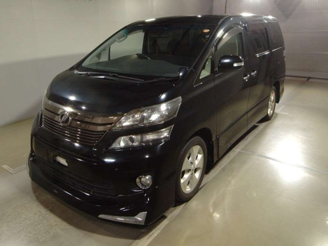 TOYOTA VELLFIRE 2013