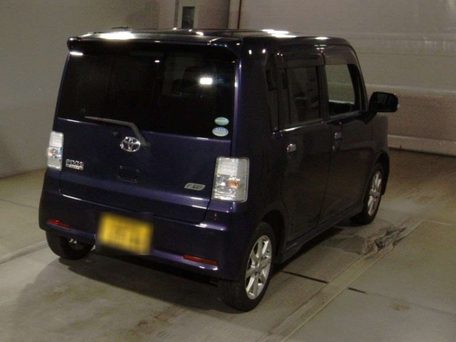 TOYOTA PIXIS SPACE 2015