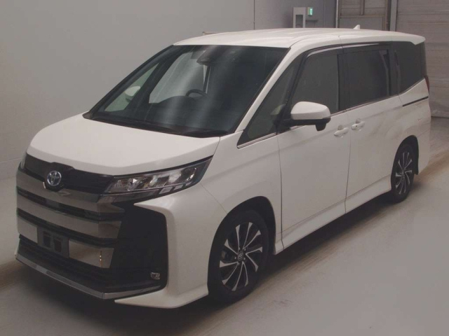 TOYOTA NOAH 2022