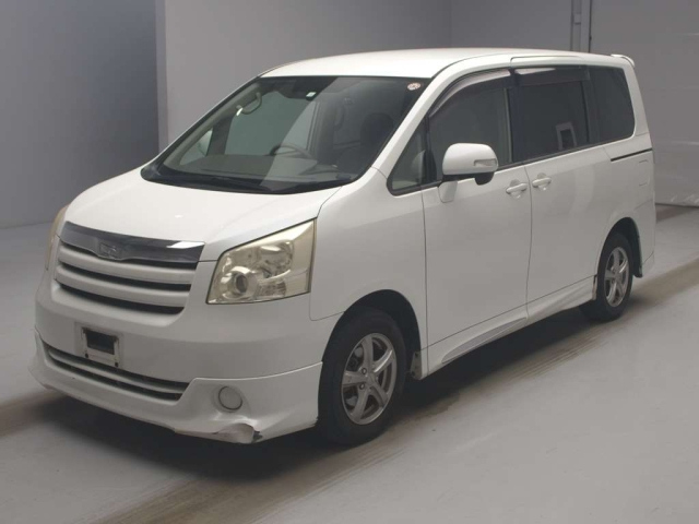 TOYOTA NOAH 2008