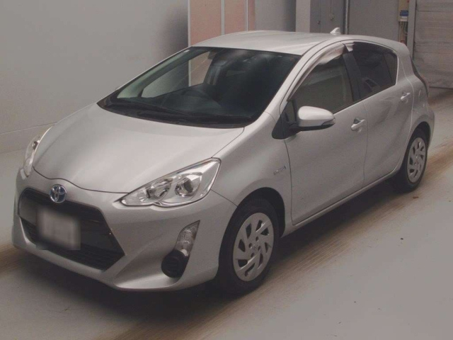 TOYOTA AQUA 2016