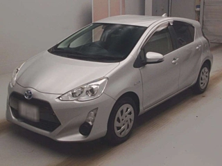 TOYOTA AQUA 2016