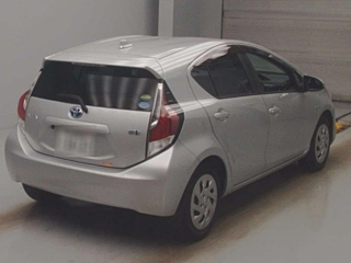 TOYOTA AQUA 2016
