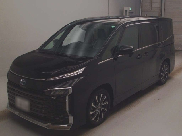 TOYOTA VOXY 2024