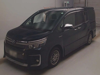 TOYOTA VOXY 2017