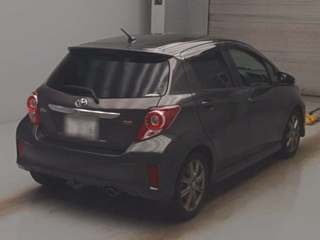 TOYOTA VITZ 2011