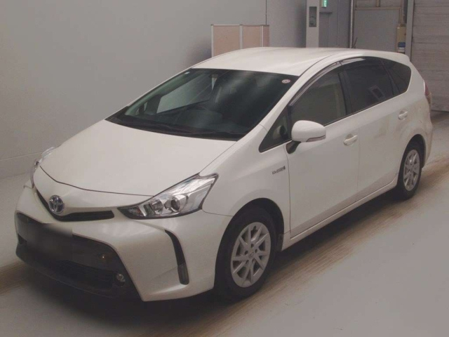 TOYOTA PRIUS ALPHA 2016