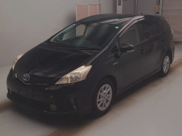 TOYOTA PRIUS ALPHA 2011