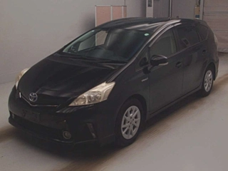 TOYOTA PRIUS ALPHA 2011