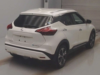 NISSAN KIX 2020