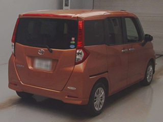 TOYOTA ROOMY 2017