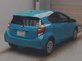 TOYOTA AQUA 2017