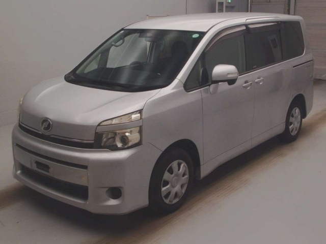 TOYOTA VOXY 2012