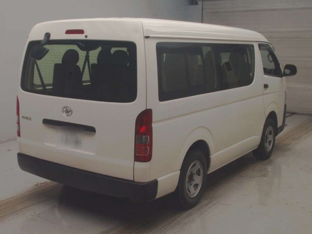 TOYOTA HIACE 2019
