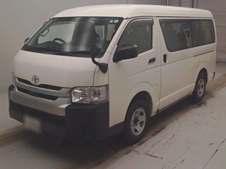 TOYOTA HIACE 2019